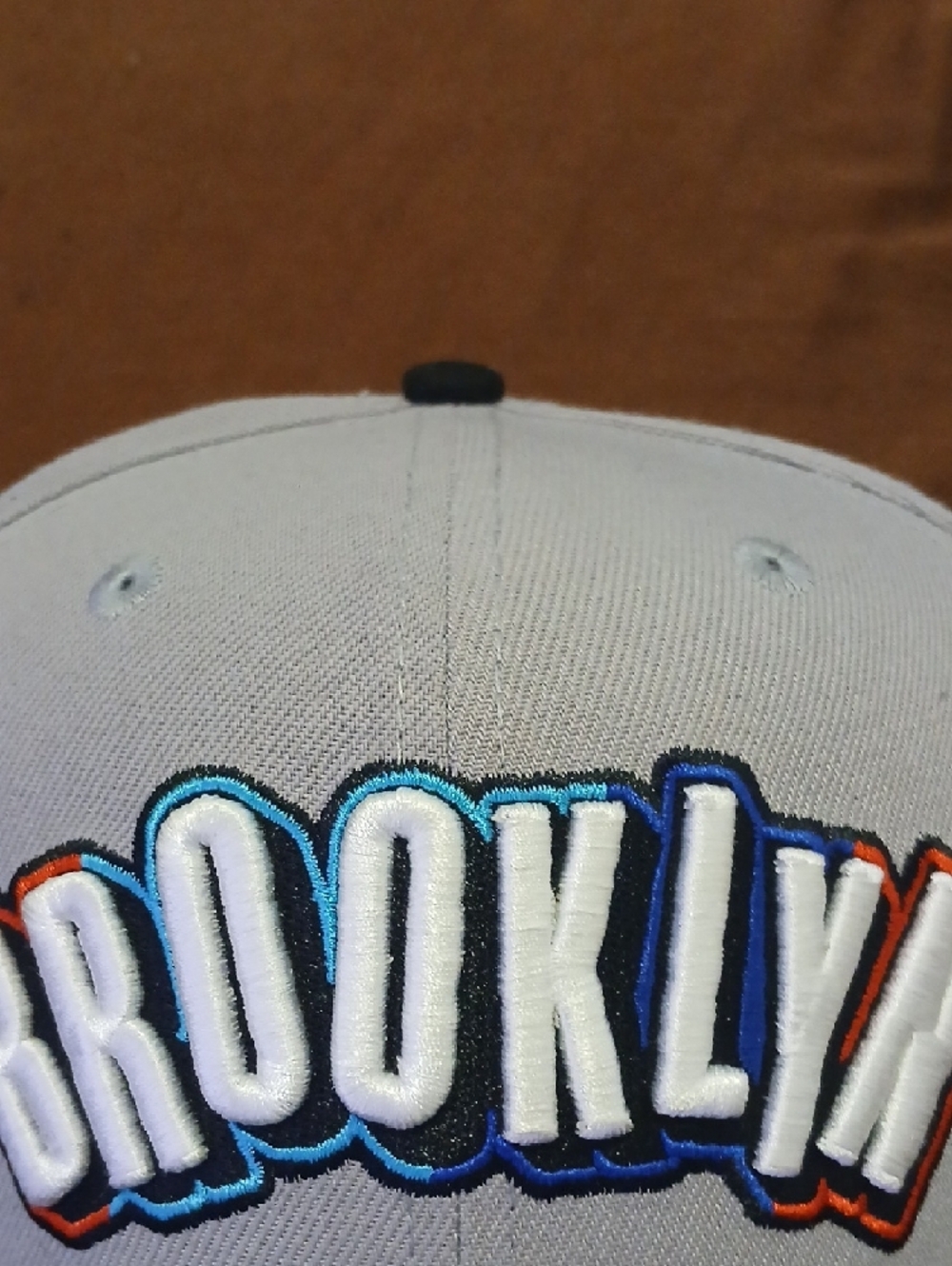 New Era Brooklyn Snapback Hat - Light Gray & Black "City Edition" - Picture 12 of 13